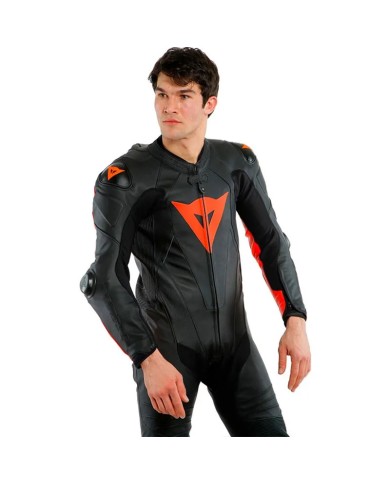 MONO DAINESE LAGUNA SECA 5 PROFESIONAL PERFORADO NGR/ROJO-FLUOR