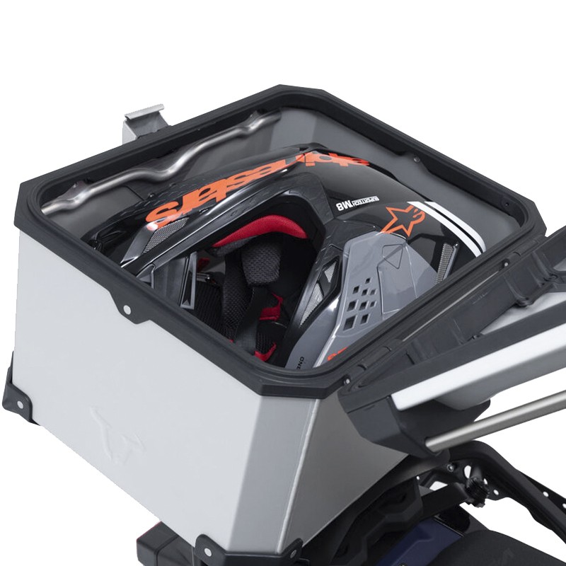 PACK SW-MOTECH BAUL 38L + HERRAJES + BOLSA SUZUKI GPT.05.876.70000/S